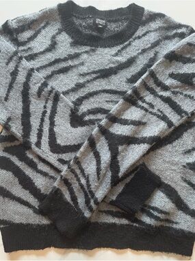 Straight To Hell Ainsley Fuzzy Zebra-Stripe Sweater Women’s XXL